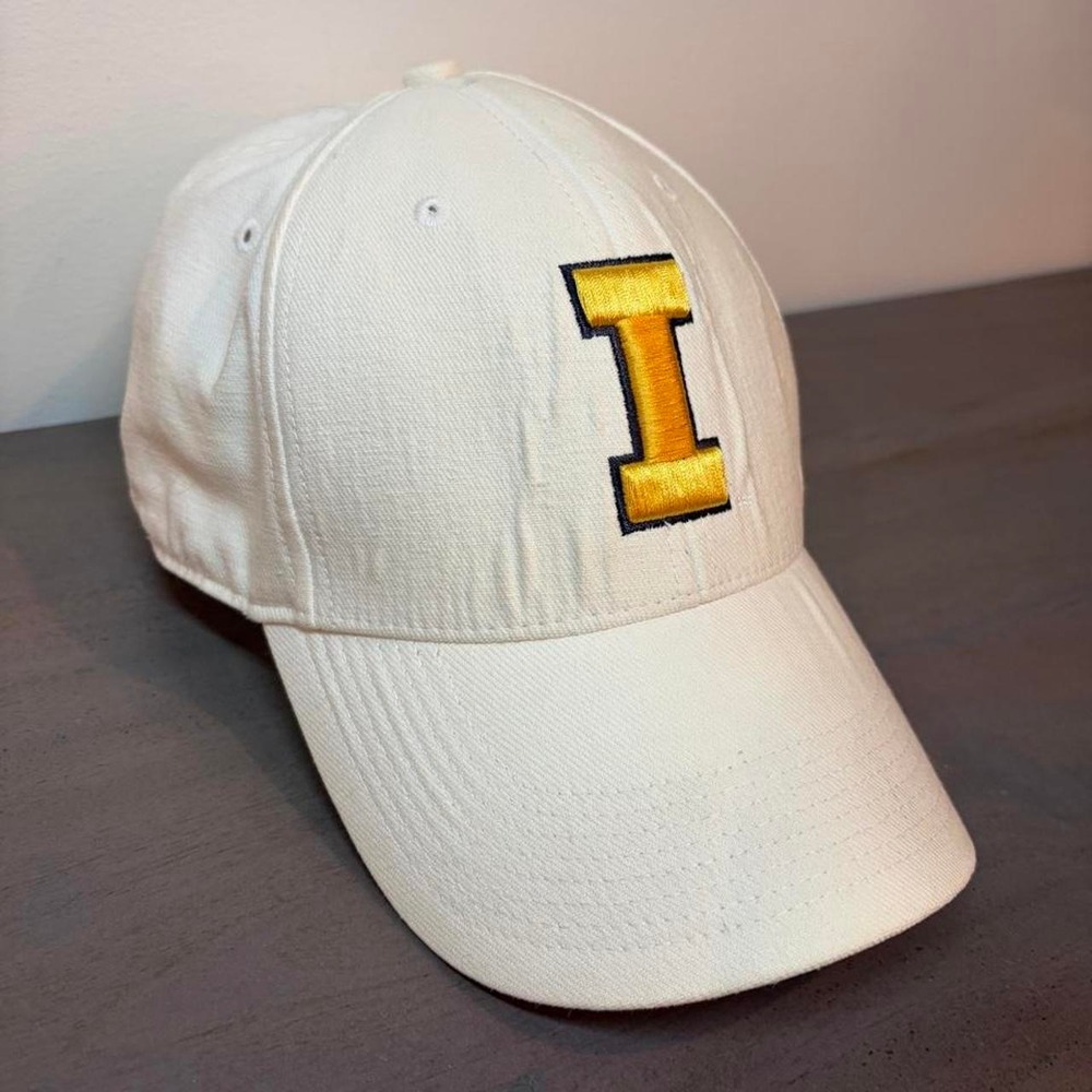 'Nike vintage fall 2010 white University of Iowa Hawkeyes cap